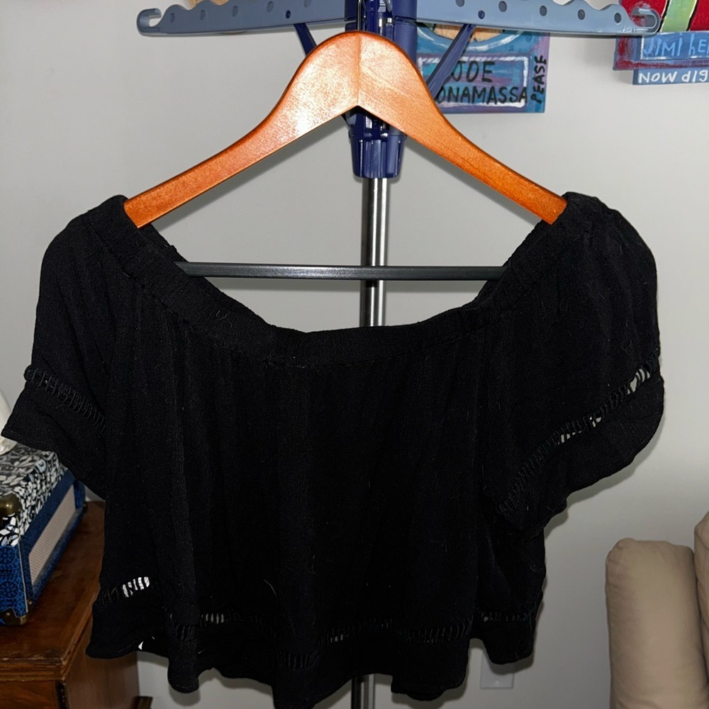 Forever 21 Black Off-Shoulder Rayon Crop Top Size L